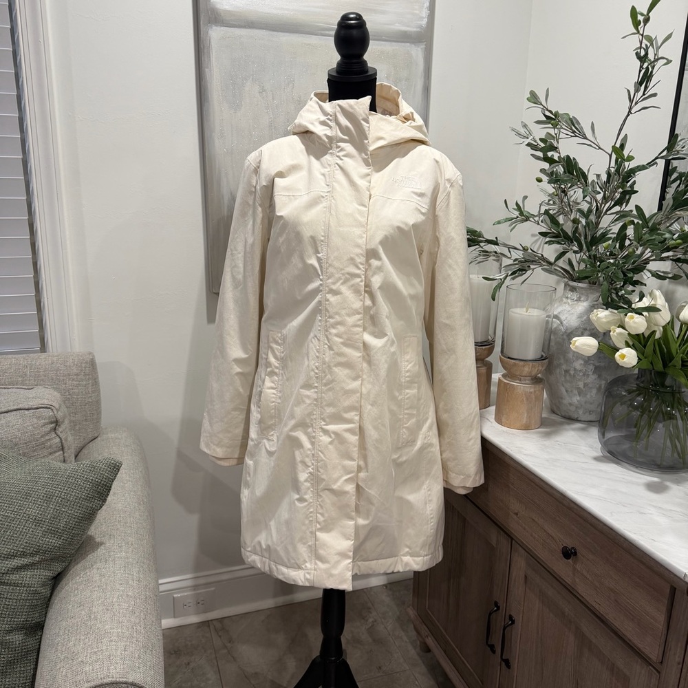 The North Face Arctic Parka Gardenia White / Silver Grey Leopard Print Interior